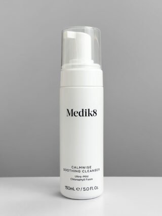 CALMWISE SOOTHING CLEANSER  Ніжна пінка з хлорофілом для очищення чутливої шкіри.